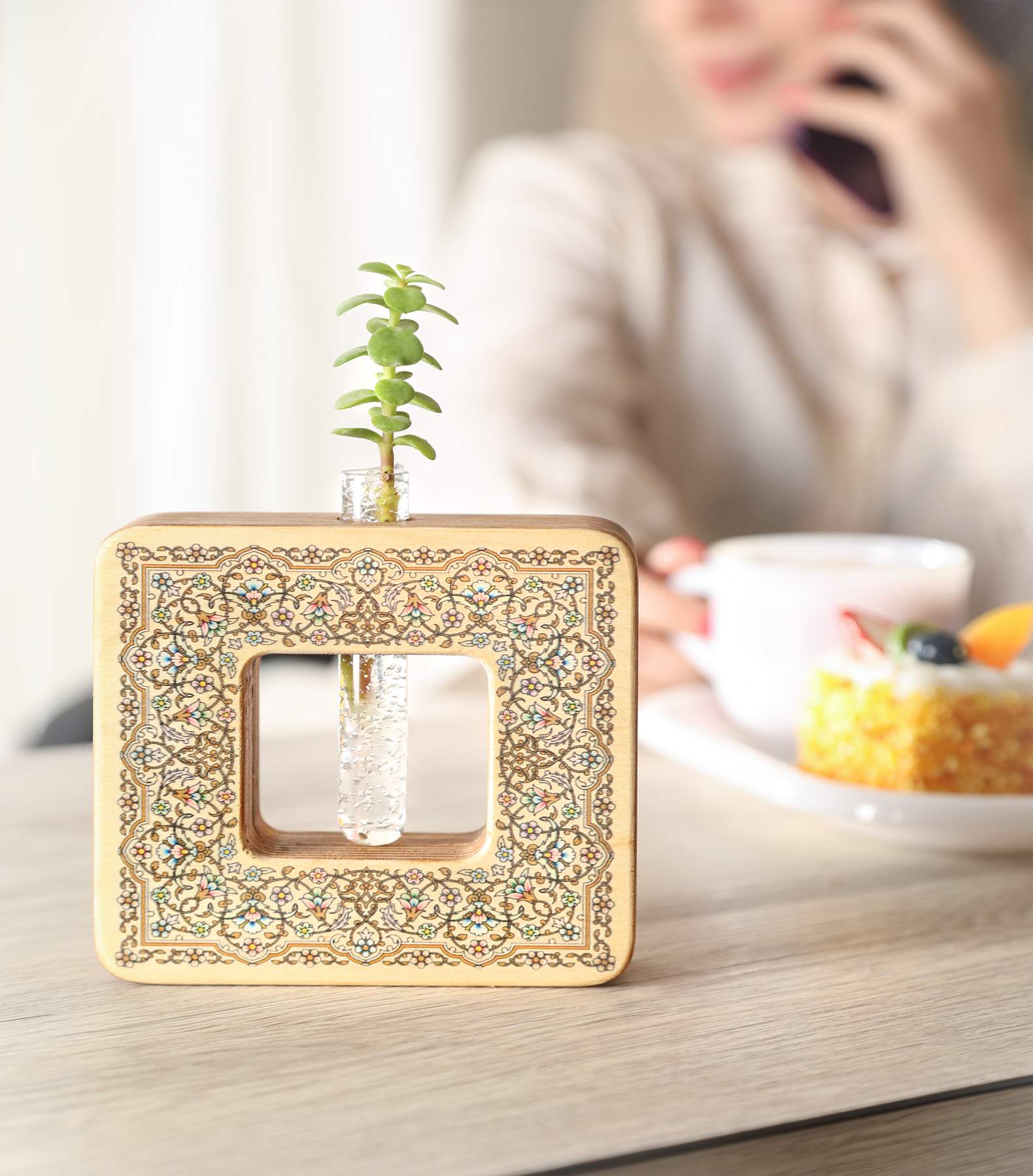 گلدان چوبی تبلیغاتی رومیزی با چاپ لوگو